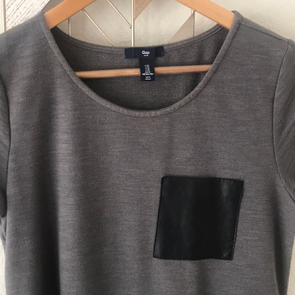 Gap t-shirt dress with faux leather pocket - Picture 2 of 5